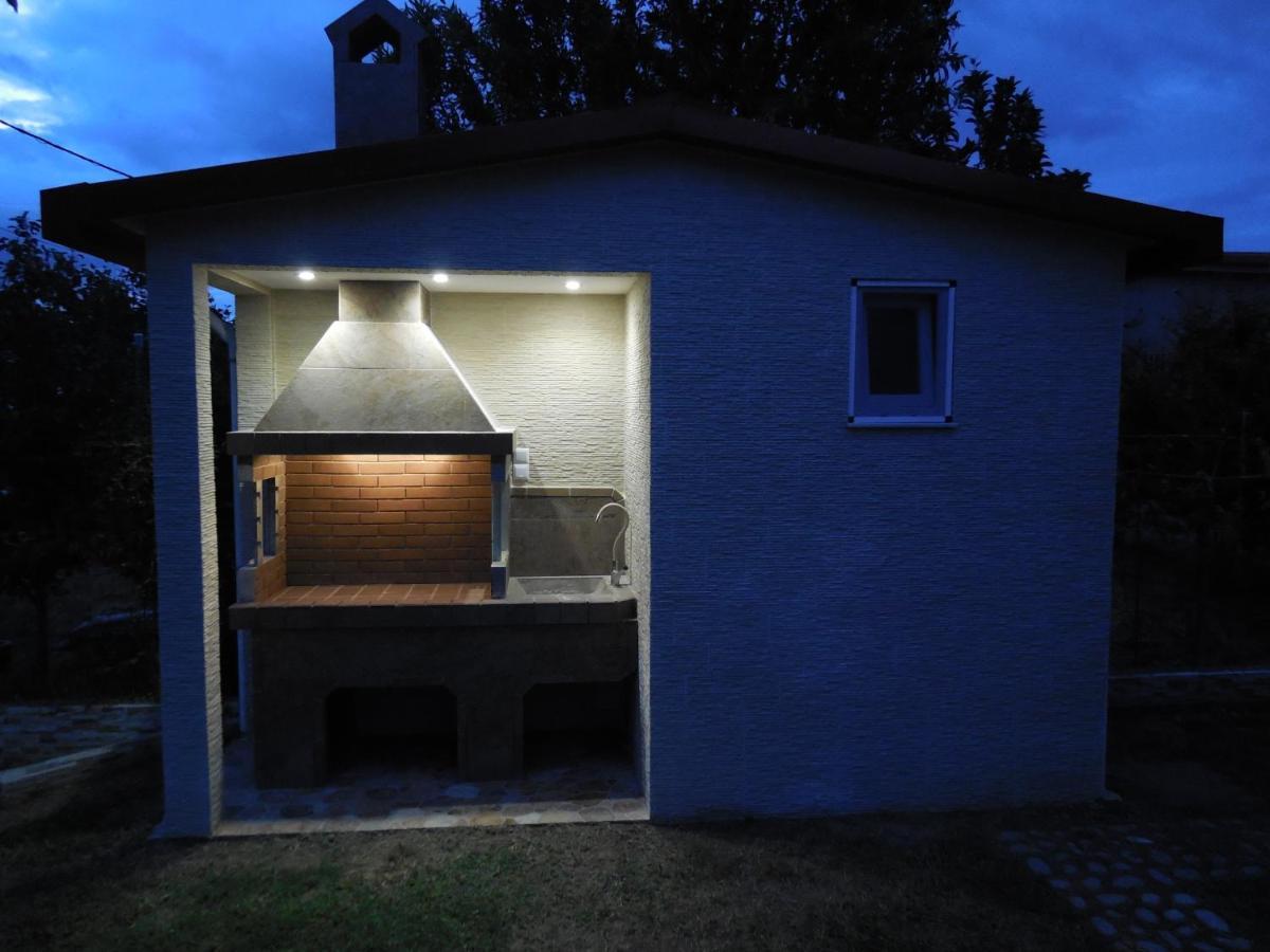 Costa Petra - Luxury Seaside Cottage With Garden - Vacation House For Families In Greece Néa Meságkala Exterior foto