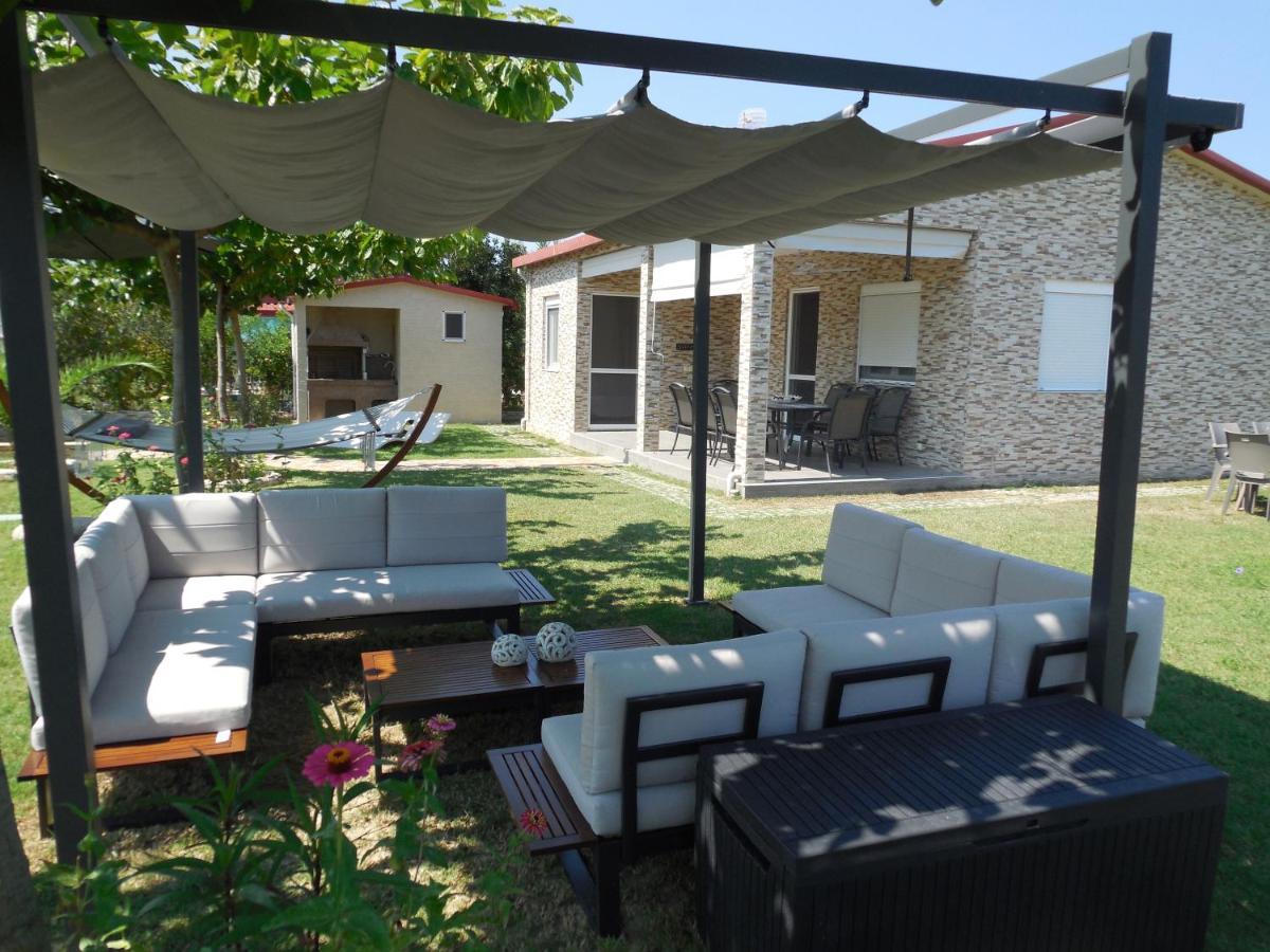 Costa Petra - Luxury Seaside Cottage With Garden - Vacation House For Families In Greece Néa Meságkala Exterior foto