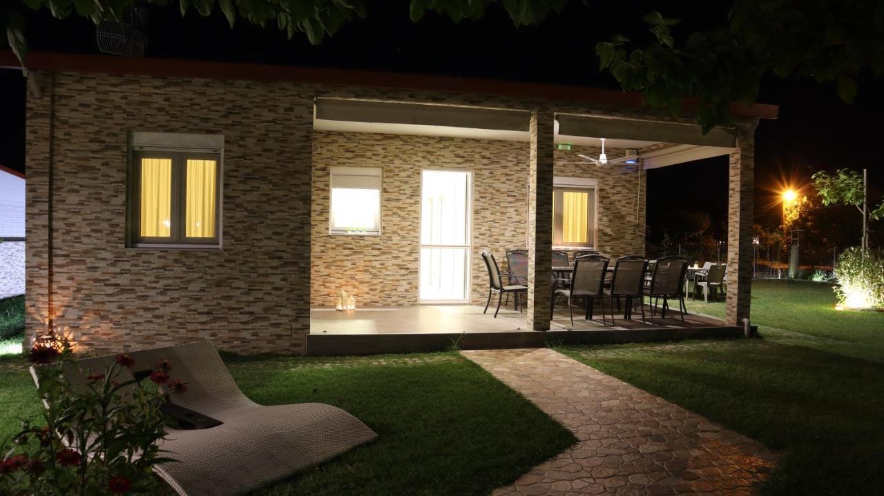Costa Petra - Luxury Seaside Cottage With Garden - Vacation House For Families In Greece Néa Meságkala Exterior foto