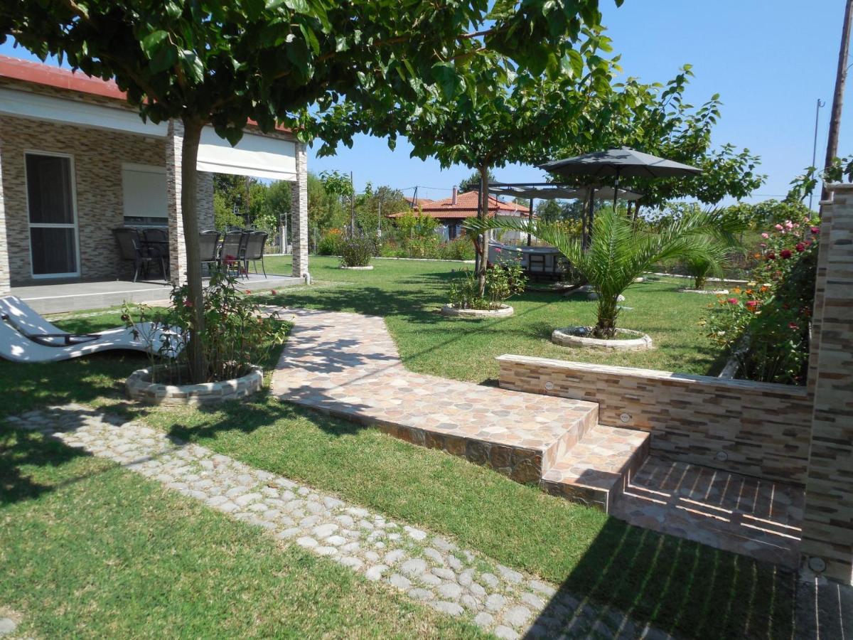 Costa Petra - Luxury Seaside Cottage With Garden - Vacation House For Families In Greece Néa Meságkala Exterior foto