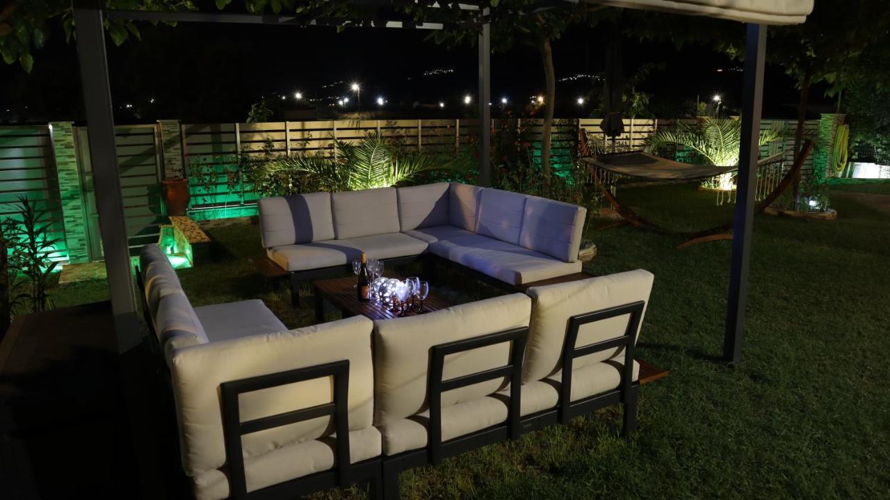 Costa Petra - Luxury Seaside Cottage With Garden - Vacation House For Families In Greece Néa Meságkala Exterior foto