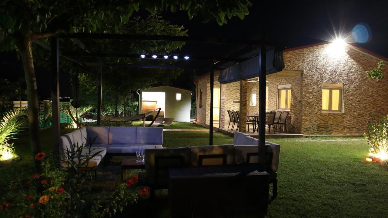 Costa Petra - Luxury Seaside Cottage With Garden - Vacation House For Families In Greece Néa Meságkala Exterior foto